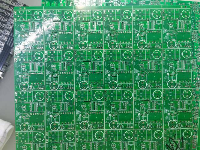 pcb線路板打樣廠家電話，pcb線路板打樣免工程費