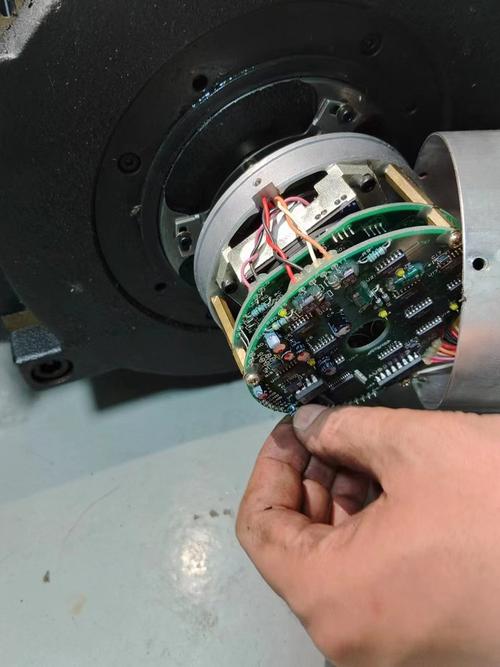 安川伺服電機維修抖動故障