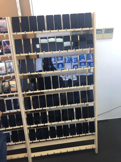 工業(yè)平板電腦掛架，工業(yè)平板電腦手機(jī)數(shù)碼展柜