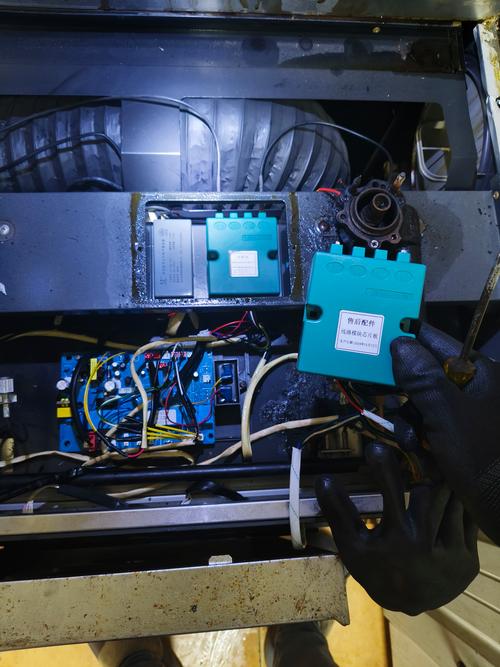 維修電路板怎么用燈泡監(jiān)測