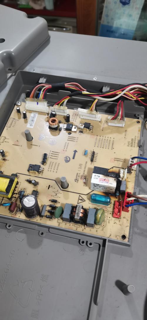 美的冰箱電路板怎么拆出來