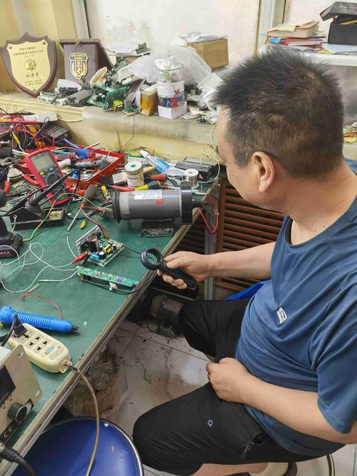 跑步機(jī)電路板怎么拆