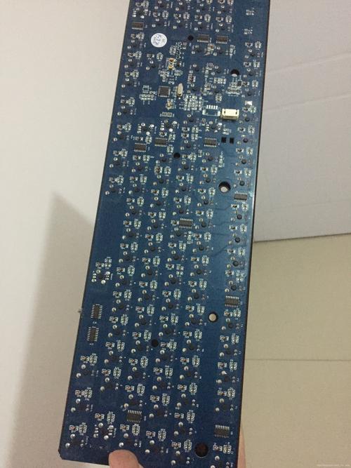 鍵盤電路板怎么拆下來，鍵盤電路板怎么修