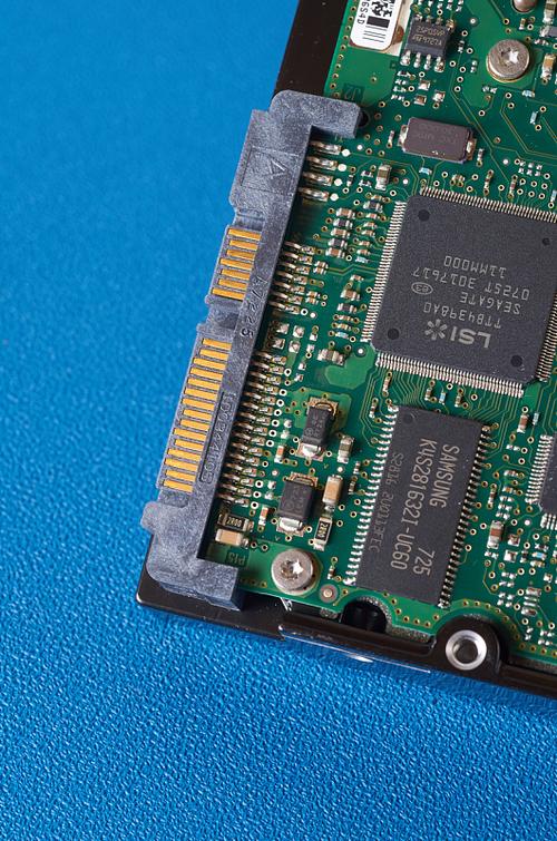 電腦硬盤電路板維修視頻，電腦硬盤電路板維修多少錢