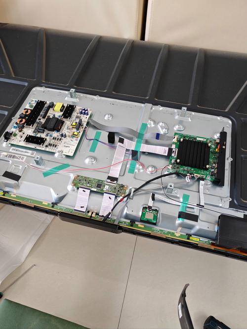 電視機電壓板壞了換整板還是修零件，電視電壓板壞修理要多少錢